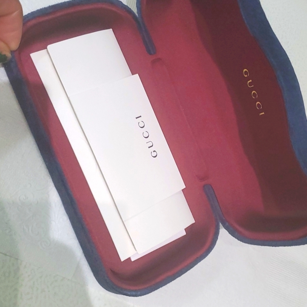 Sunglasses case 😎 %100 gucci authentic ♥️ - Picture 6 of 6